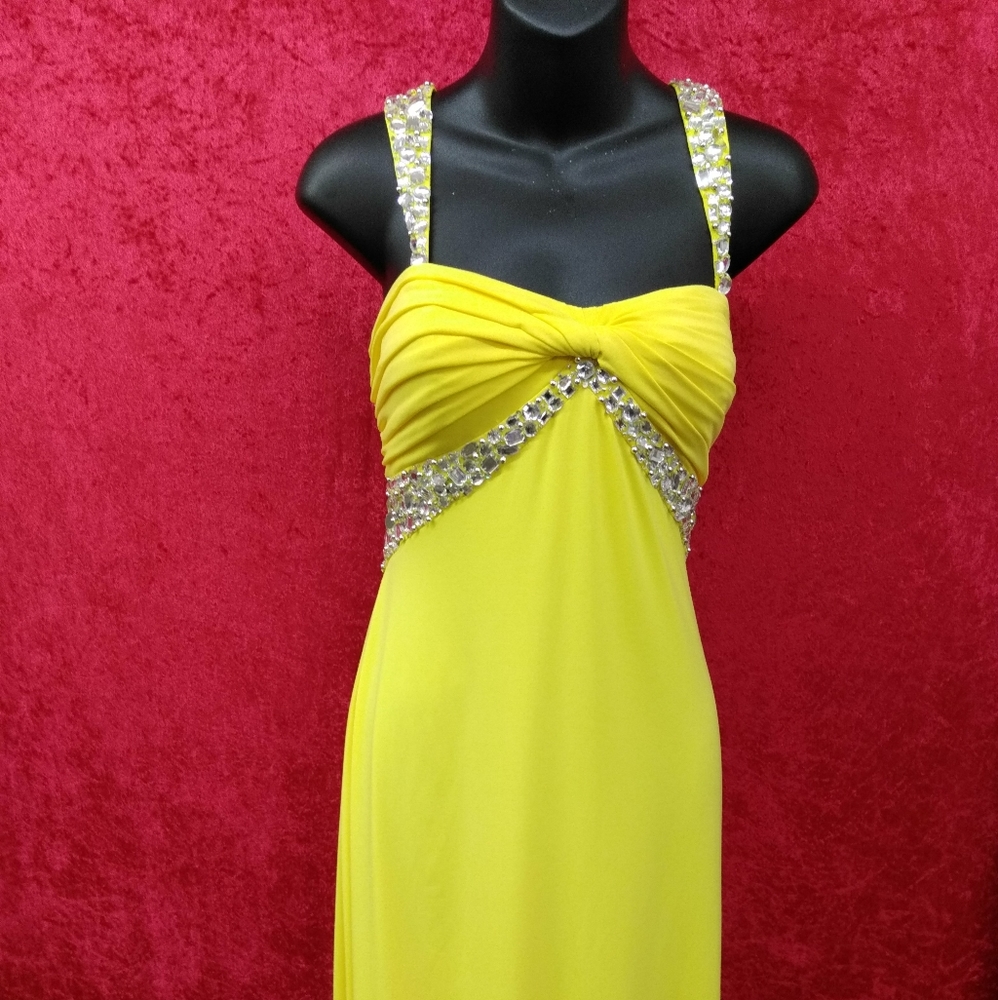 Dresses - Picture 2 of 7